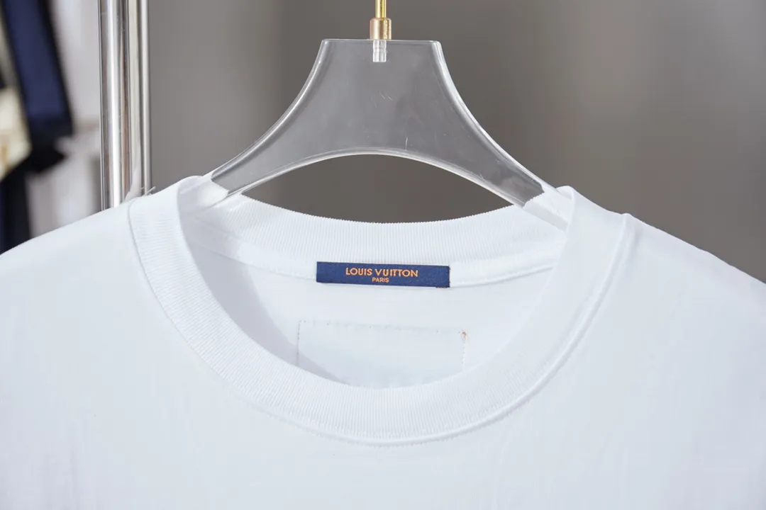 🅿️200 1V 25SS early spring new style short sleeves with embroidered letters, light luxury, a must-have item for daily commuting for men and women, correct version, welcome to compare, detailed features · 320g 100% pure cotton double yarn jersey fabric · Special thickened 32 pieces of double yarn 1X1 thread in the same vat · Imported Tajima machine hollow show embroidered flame Lv graphic letters. Ready-made clothes are washed to make the embroidery soft. · Double-needle sewing and cross-seam technology · Original main mark, washed tag, brand moisture-proof paper packaging Color: black/white Size: S/M/L/XL